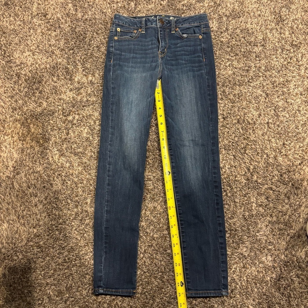 Women’s American Eagle Hi Rise Jeans - Picture 3 of 6